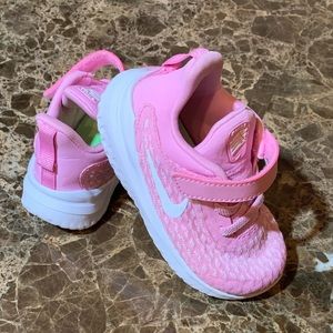 Toddler Size 6 Pink Nike’s Like New